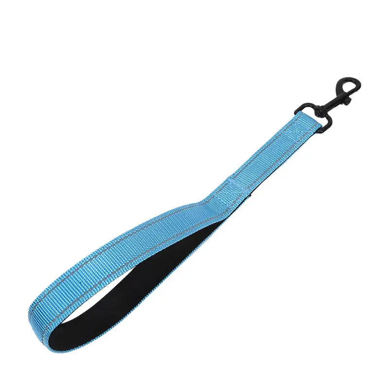 Dog Leash Short Dogs Leash Dog Chain Comfortable Handle Leashes For Large Medium Dogs Walking One Step Pet Chain